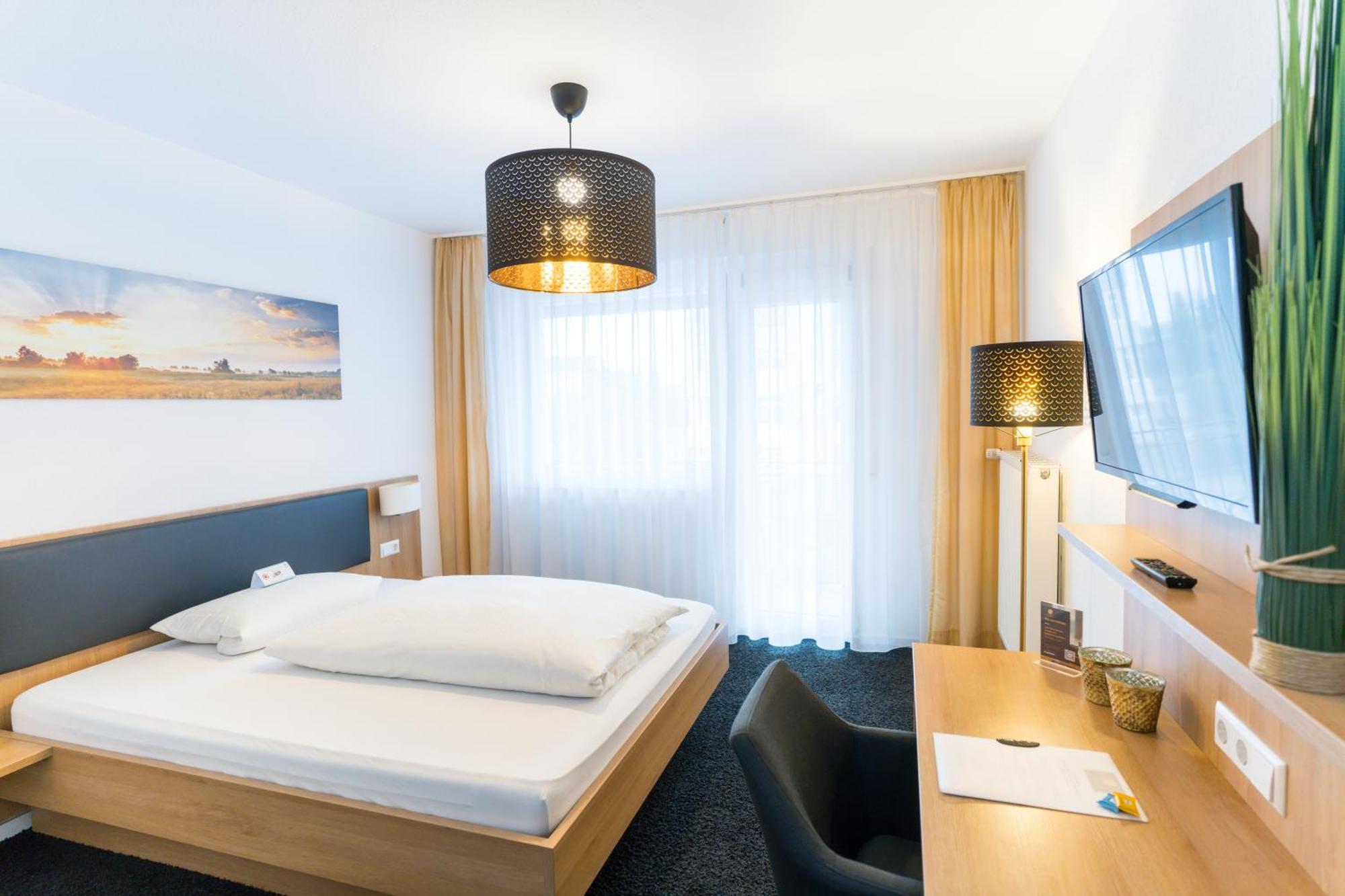 Hotel Zur Sonne Bodelshausen Buitenkant foto